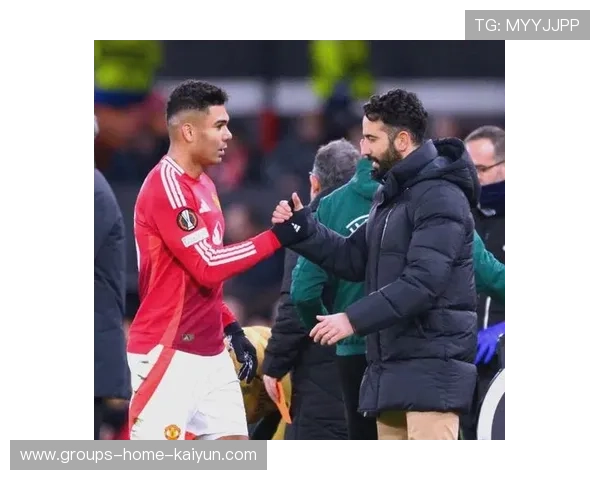 曼联卡塞米罗中场铲断干净利落