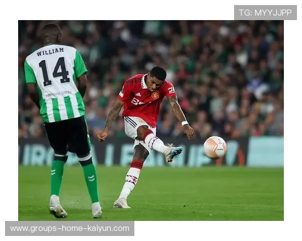 拉什福德外脚背弧线球曼联再次领先